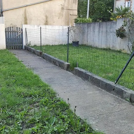 Logement Atypique Au Coeur De Cholet Exterior foto